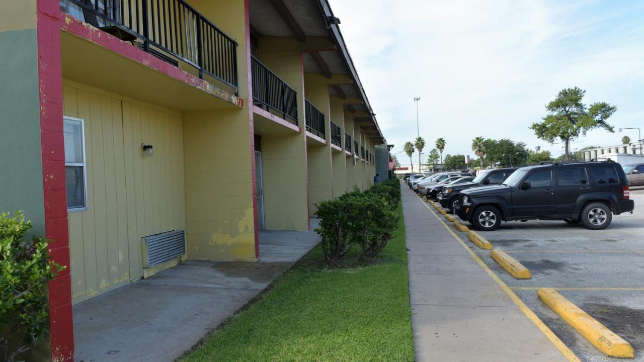 Red Carpet Inn Houston Esterno foto